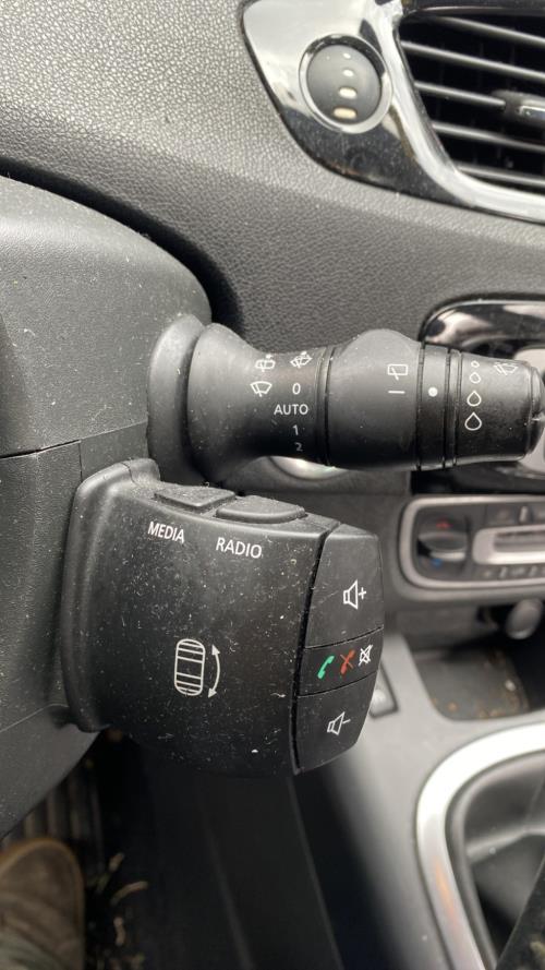 Image Com (Bloc Contacteur Tournant+Commodo Essuie Glace+Commodo Phare) - RENAULT SCENIC 3