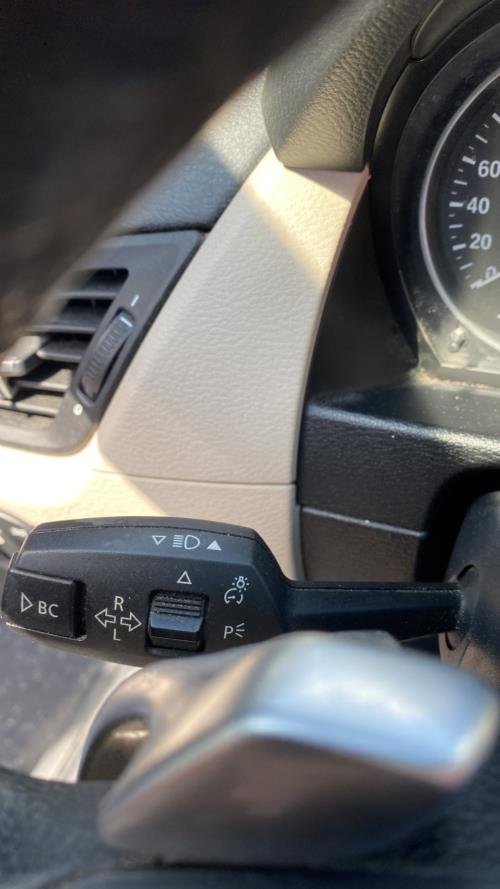 Image Com (Bloc Contacteur Tournant+Commodo Essuie Glace+Commodo Phare) - BMW X1 E84