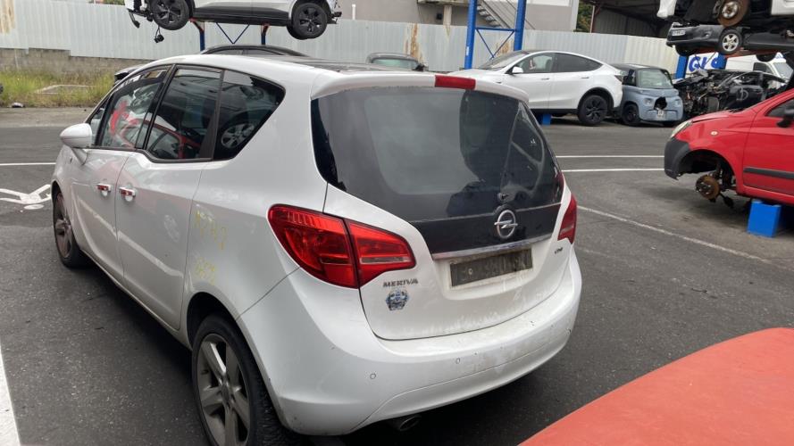 Image Feu arriere principal gauche (feux) - OPEL MERIVA B