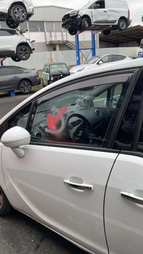 Image Porte avant gauche - OPEL MERIVA B