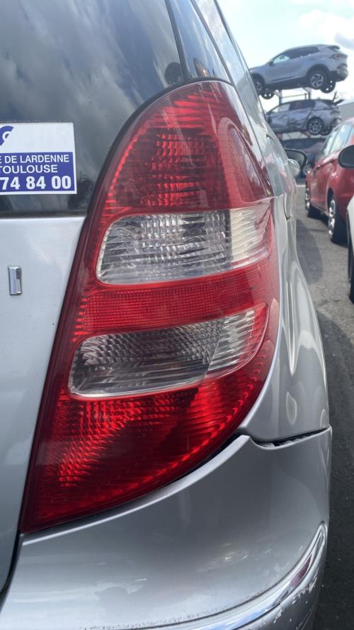 Image Feu arriere principal droit (feux) - MERCEDES CLASSE A 169