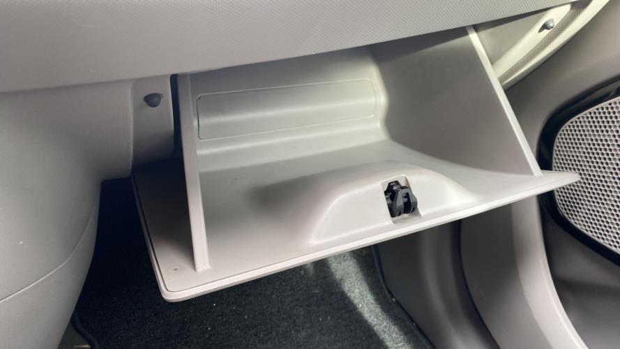 Image Boite a gants - RENAULT ZOE 1