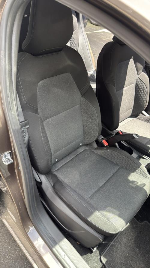 Image Siege avant droit - RENAULT CLIO 5