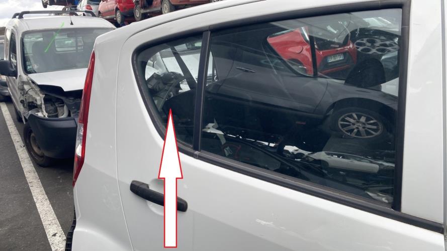 Image Custode arriere droit (porte) - SUZUKI SPLASH