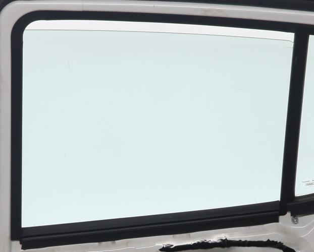 Image Porte arriere droit - SUZUKI SPLASH