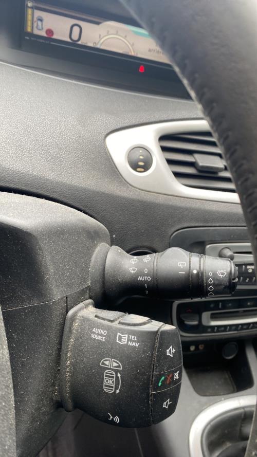 Image Com (Bloc Contacteur Tournant+Commodo Essuie Glace+Commodo Phare) - RENAULT SCENIC 3