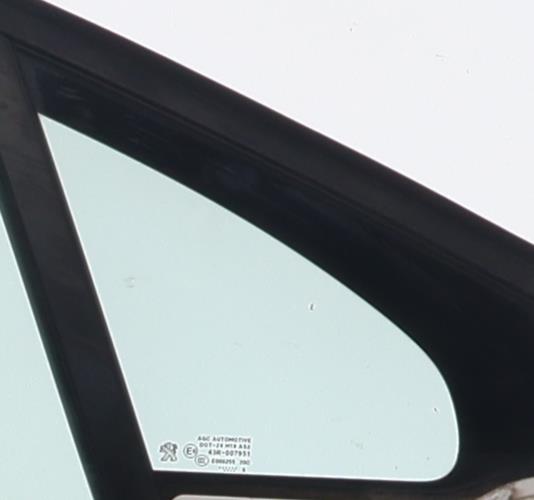 Image Vitre avant droit - PEUGEOT 208 1