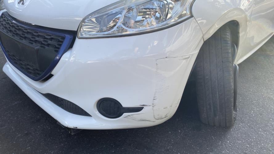 Image Pare choc avant - PEUGEOT 208 1