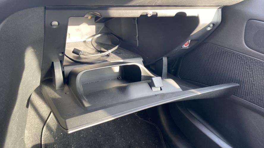 Image Boite a gants - PEUGEOT 208 1