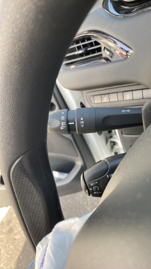 Image Com (Bloc Contacteur Tournant+Commodo Essuie Glace+Commodo Phare) - PEUGEOT 208 1