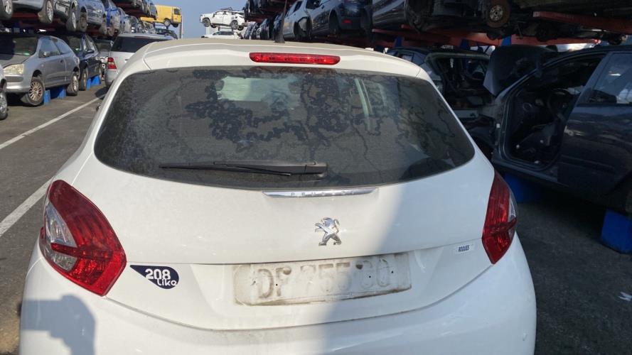 Image Feu arriere stop central - PEUGEOT 208 1