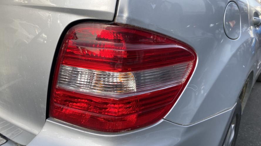 Image Feu arriere principal droit (feux) - MERCEDES CLASSE M 164