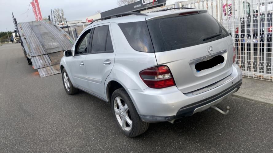 Image Pare choc arriere - MERCEDES CLASSE M 164