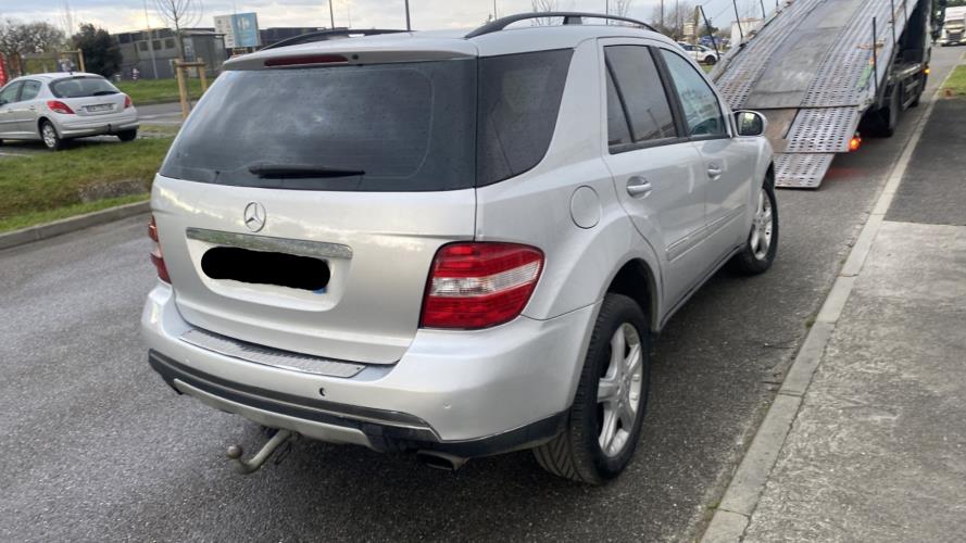 Image Pare choc arriere - MERCEDES CLASSE M 164