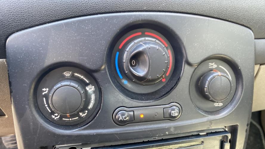 Image Commande chauffage - RENAULT CLIO 3