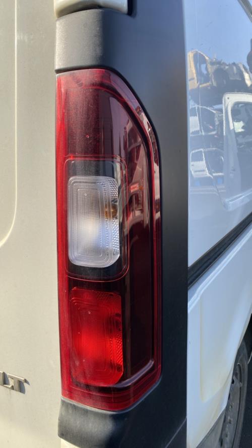 Image Feu arriere principal droit (feux) - RENAULT TRAFIC 3 COURT