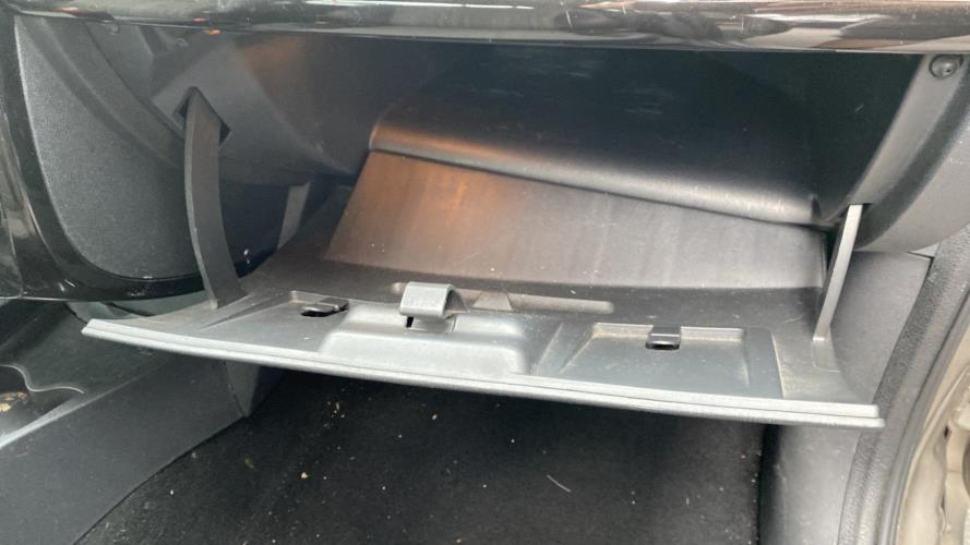 Image Boite a gants - RENAULT CLIO 3