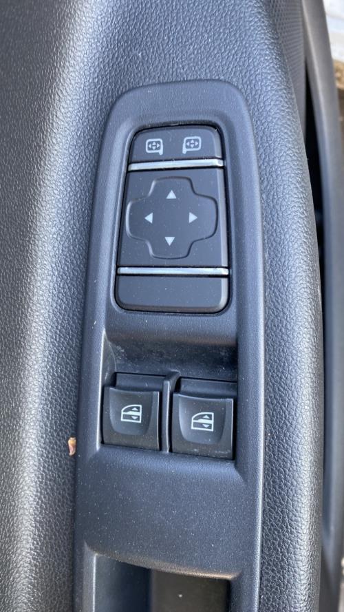 Image Interrupteur de leve vitre avant gauche - RENAULT ZOE 2
