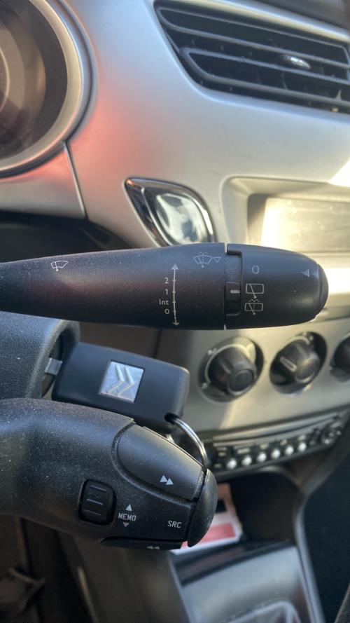 Image Com (Bloc Contacteur Tournant+Commodo Essuie Glace+Commodo Phare) - CITROEN C3 2
