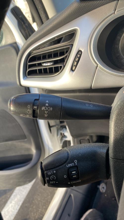 Image Com (Bloc Contacteur Tournant+Commodo Essuie Glace+Commodo Phare) - CITROEN C3 2