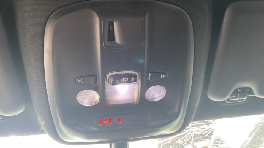 Image Eclairage de plafonnier - PEUGEOT 308 2