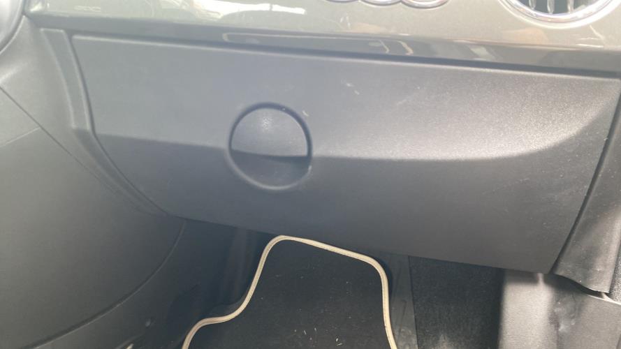 Image Boite a gants - FIAT 500 2