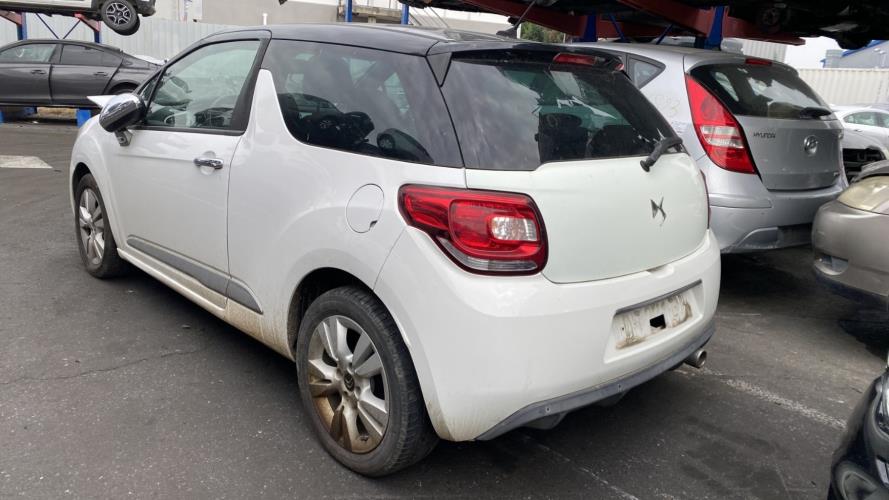 Image Feu arriere principal gauche (feux) - CITROEN DS3