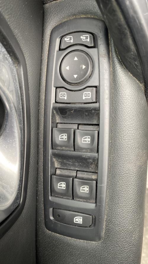 Image Interrupteur de leve vitre avant gauche - RENAULT LAGUNA 3