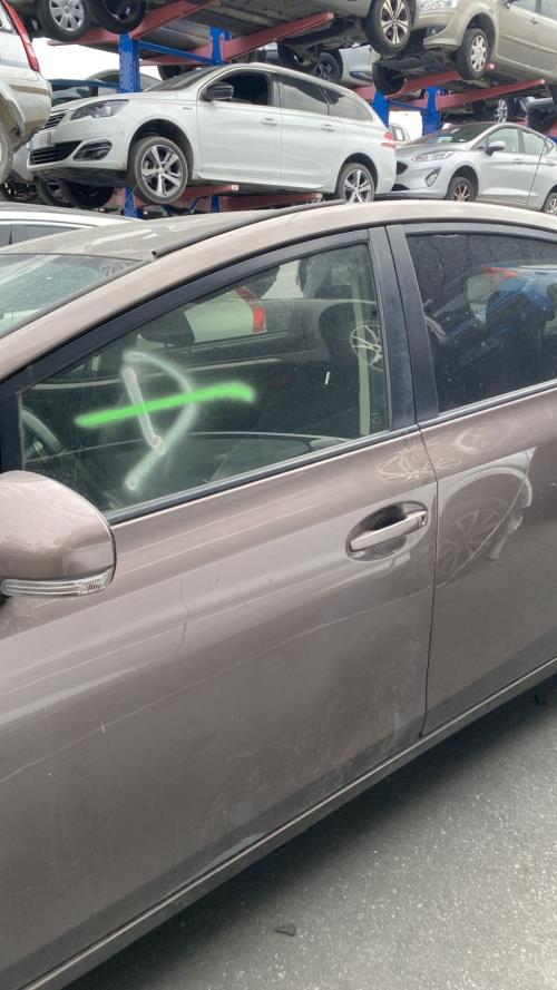 Image Porte avant gauche - TOYOTA PRIUS+