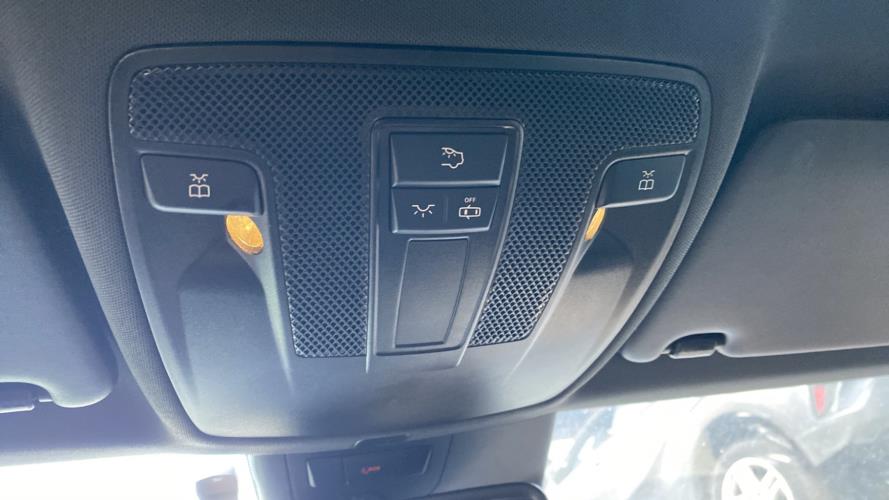 Image Eclairage de plafonnier - MERCEDES CLASSE GLA 156