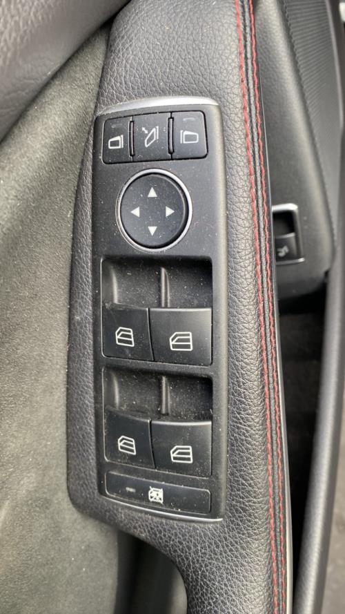 Image Interrupteur de leve vitre avant gauche - MERCEDES CLASSE GLA 156
