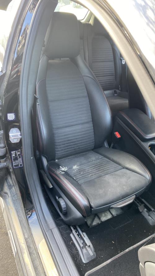 Image Siege avant droit - MERCEDES CLASSE GLA 156