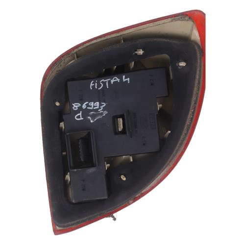 Image Feu arriere principal droit (feux) - FORD FIESTA 4