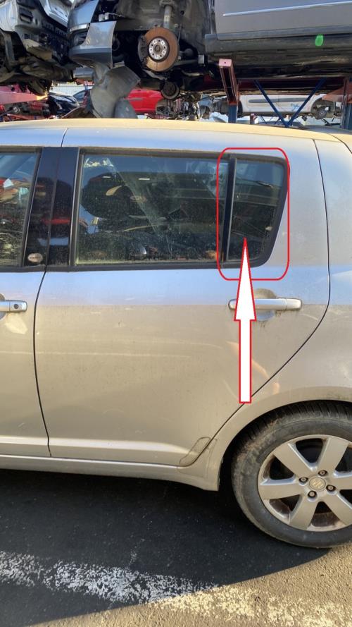 Image Custode arriere gauche (porte) - SUZUKI SWIFT 3