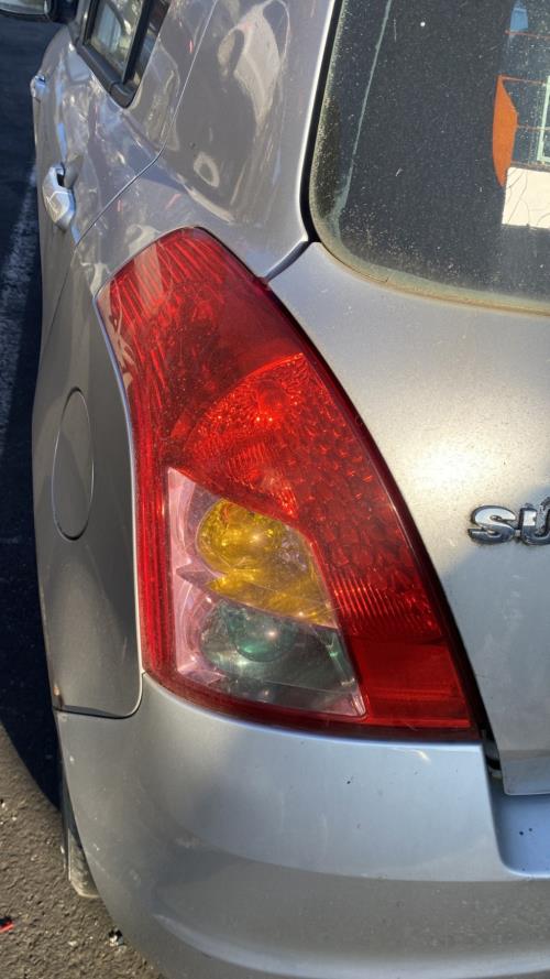 Image Feu arriere principal gauche (feux) - SUZUKI SWIFT 3