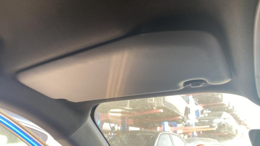 Image Pare soleil gauche - PEUGEOT 2008 2