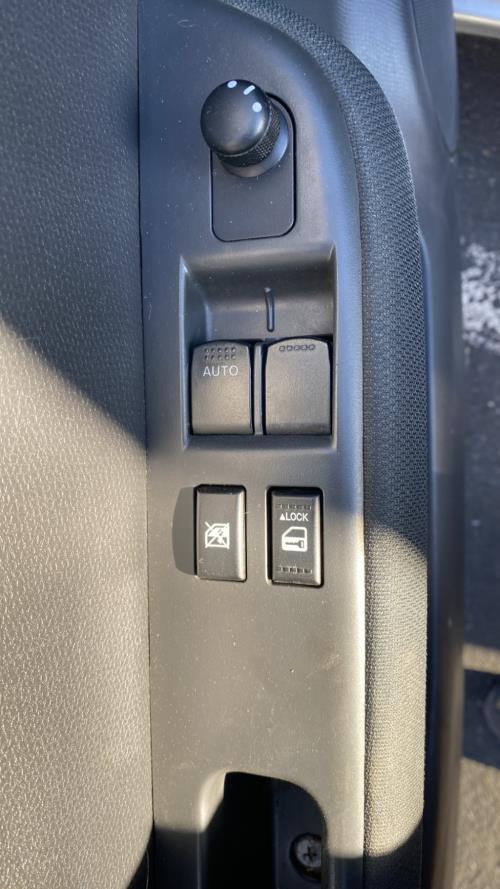 Image Interrupteur de leve vitre avant gauche - SUZUKI SWIFT 3