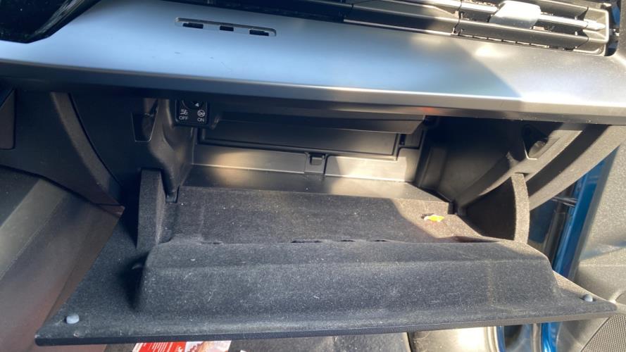 Image Boite a gants - AUDI A3 4 LIMOUSINE