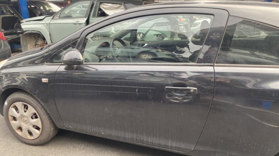 Image Porte avant gauche - OPEL CORSA D