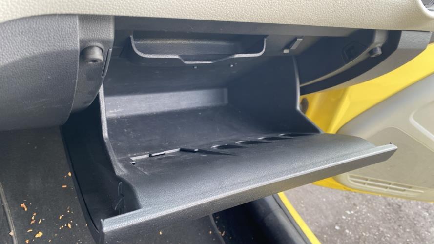 Image Boite a gants - SEAT MII