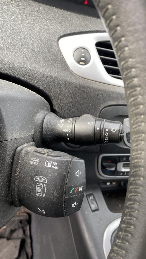 Image Com (Bloc Contacteur Tournant+Commodo Essuie Glace+Commodo Phare) - RENAULT SCENIC 3