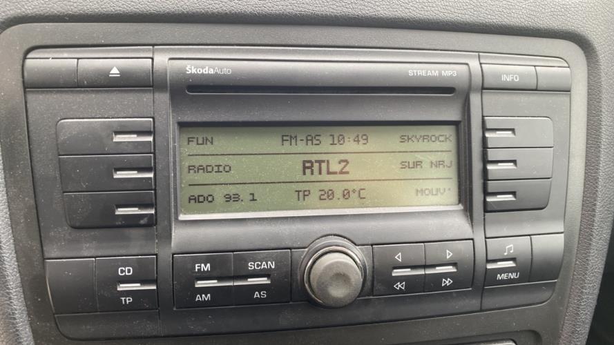 Image Autoradio d'origine - SKODA OCTAVIA 2