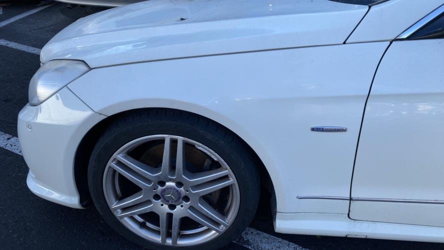 Image Aile avant gauche - MERCEDES CLASSE E 207
