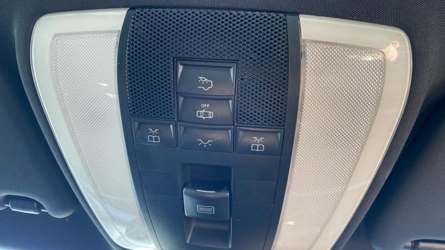 Image Eclairage de plafonnier - MERCEDES CLASSE E 207