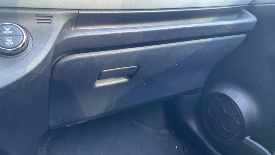 Image Boite a gants - TOYOTA YARIS 3