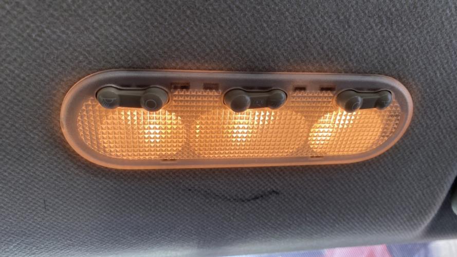 Image Eclairage de plafonnier - NISSAN NOTE 1