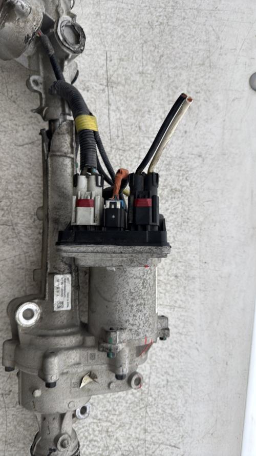 Image Cremaillere assistee - TESLA MODEL 3 5YJ3