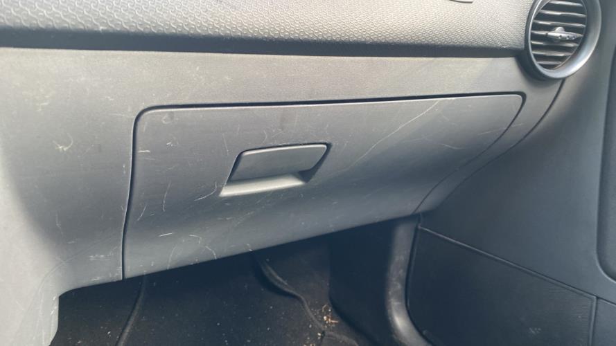 Image Boite a gants - SEAT IBIZA 3