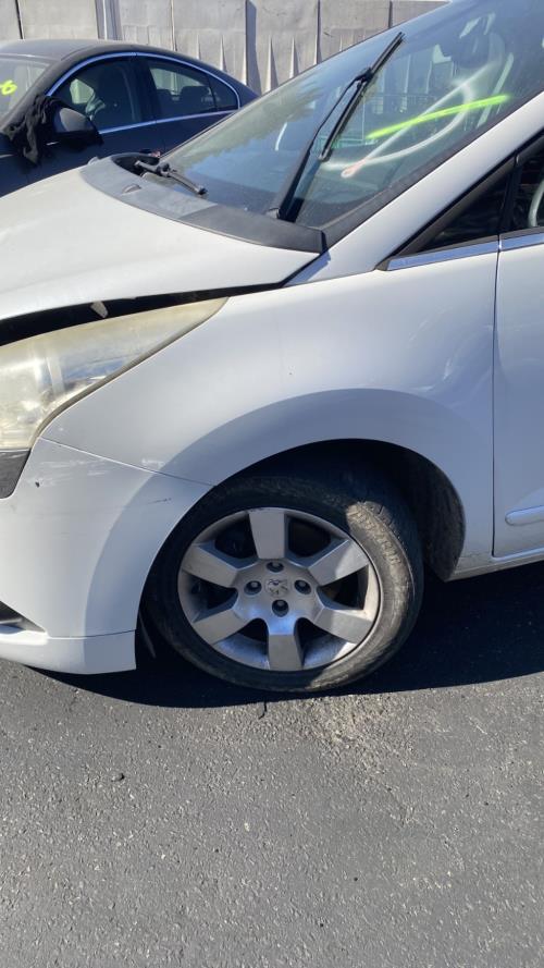 Image Aile avant gauche - PEUGEOT 5008 1