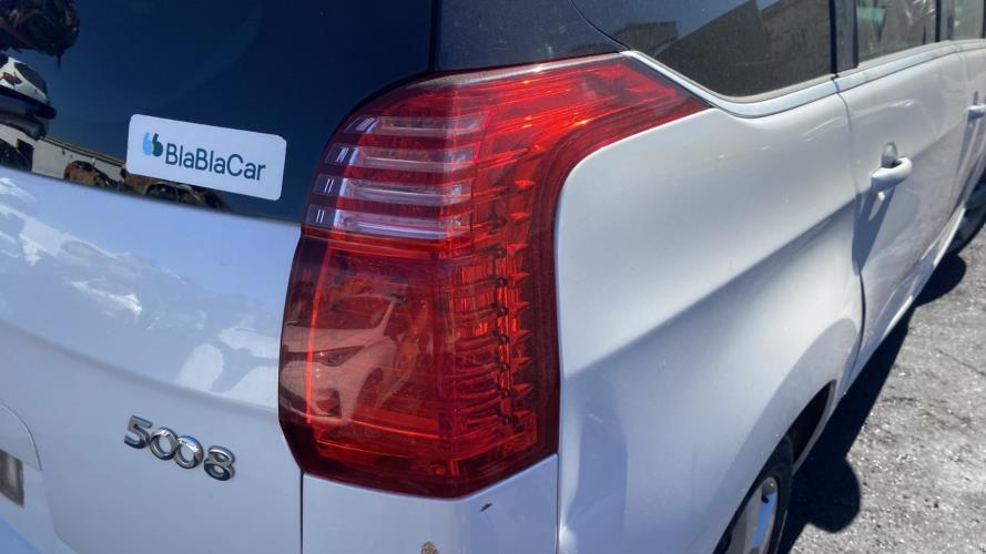 Image Feu arriere principal droit (feux) - PEUGEOT 5008 1